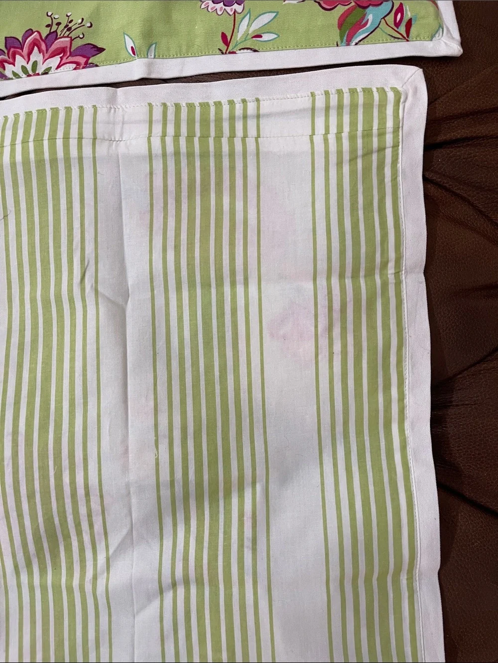 Tommy Hilfiger Floral Print Pillowcase  Set.  New.